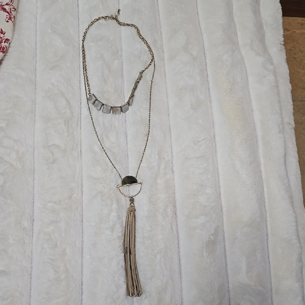 Chic Gold Tassel Necklace